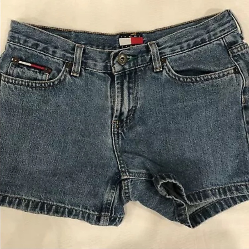Vintage Tommy Hilfiger mid rise waisted shorts
